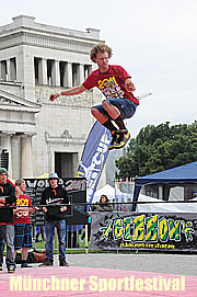 2. Münchner Sportfestival auf dem Königsplatz mit Gibbon Slackline Worldcup am 03.07.2011 (Foto: Inhgrid Grossmann)